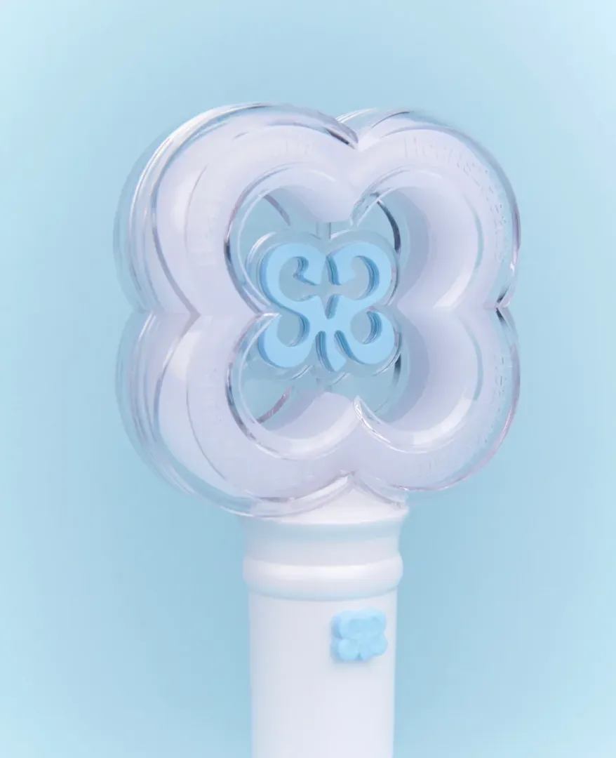 Hearts2Hearts ONE Official Light Stick 2